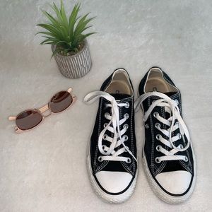EUC Women’s Converse